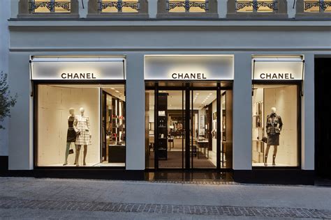 chanel paris.hub|Chanel clothing company.